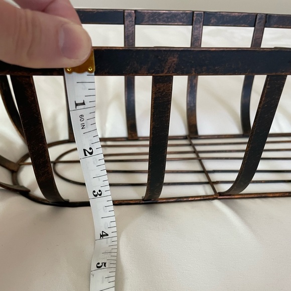 Metal Oval Basket Centerpiece Fruit Bowl Bread Bowl - Picture 6 of 7